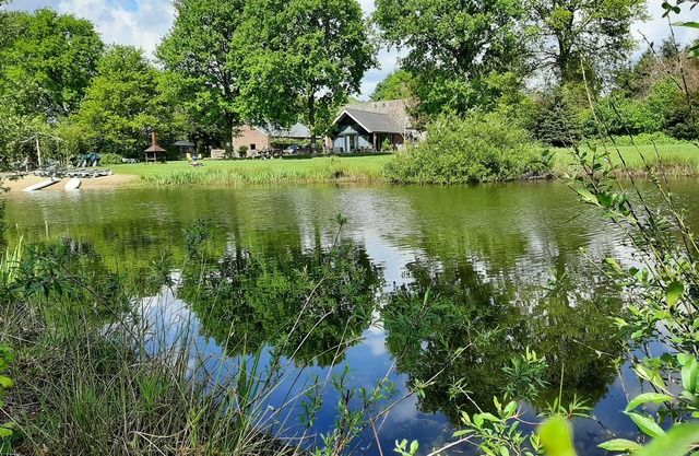 Converted farmhouse on estate with swimming + fishing pond, jacuzzi/sauna (paid)