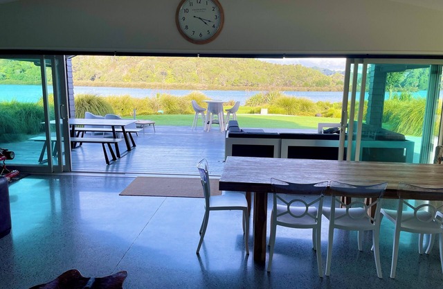 Cooks Beach - Waterfront Paradise. nBeautiful beach home at stunning Cooks Beach