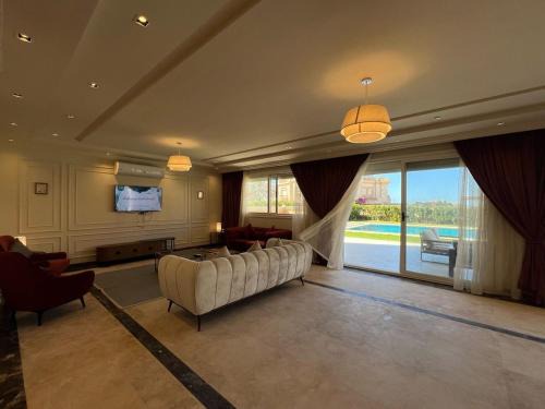 Cool Large Chalet in Marina 5, North Coast - 7 Br