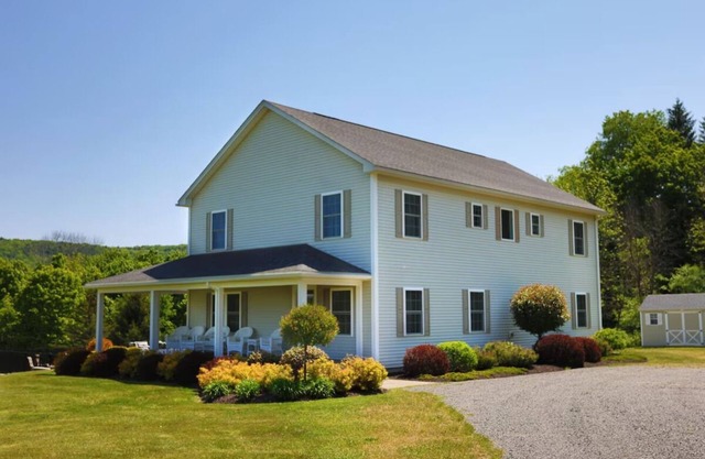 Coop Diamonds Luxury Rentals; Sunrise Estates 3