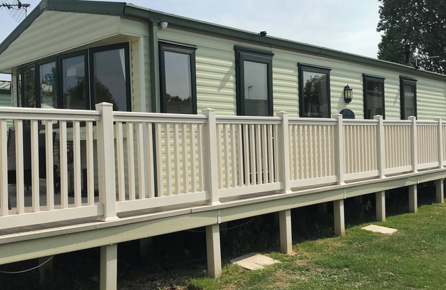 COOPERS BEACH MERSEA ISLAND