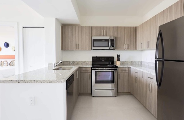 CORAL WAY PENTHOUSE GROVE 27
