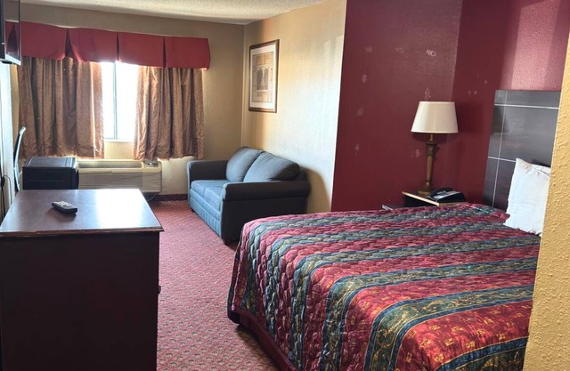Coratel Inn & Suites Santa Fe OKC Deluxe 1 King Bed Smoking