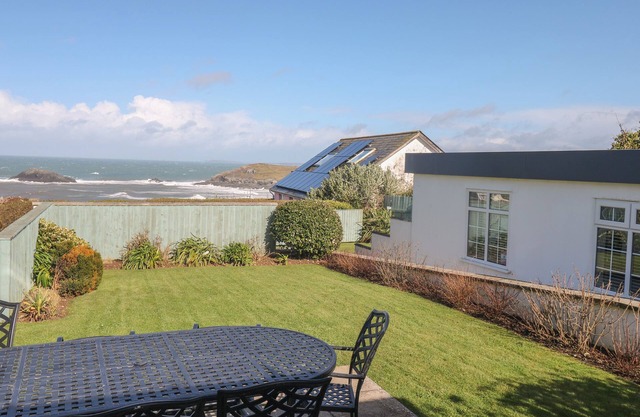 CORMORANT, pet friendly, country holiday cottage in Crantock