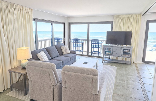 Corner Beachfront Condo: Stunning 270° Views. Can't Get Any Closer to the Beach.
