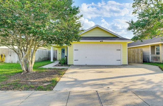 Corpus Christi Home w/Patio < 10 Mi to Beach