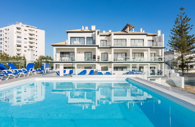 Correeira Luxury Residence T2 A - Albufeira, Pools, Wifi, Bbq, Beach