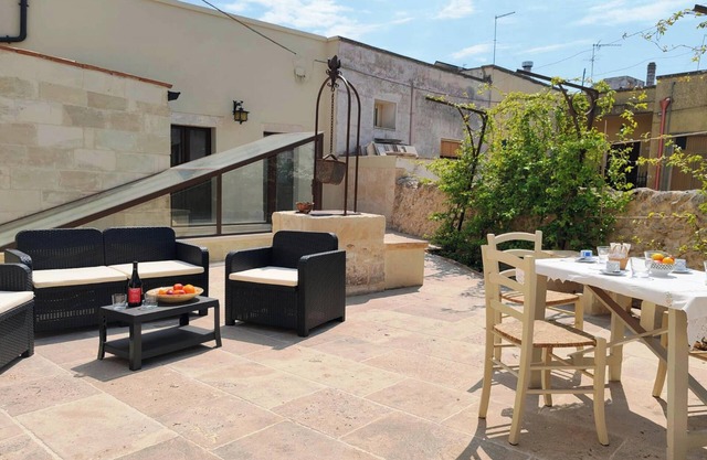 Corte San Giorgio Boutique apt with airco, Martano, Italy