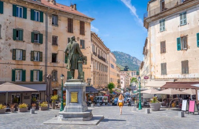 Corte tres beau T2 neuf hyper centre 4 personnes calme et lumineux wifi lave linge