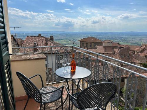 Cortona's Rooftop Nest
