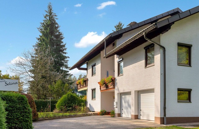 Cosy apartment for 4 guests with WIFI, TV, terrace and pets allowed