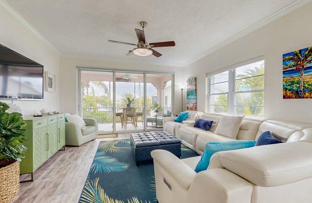 Costal waterfront villa with pool, paddleboards & tennis courts