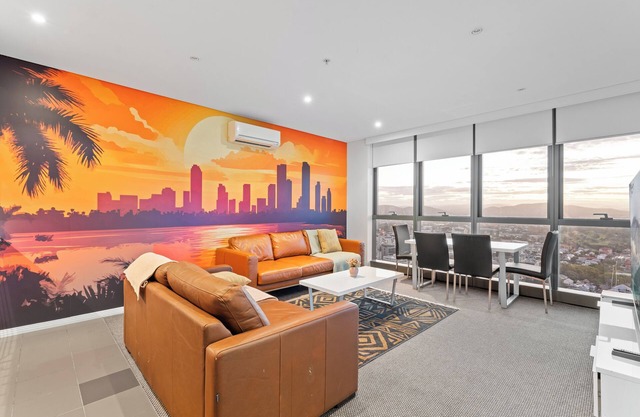 Cosy 1-Bed 41st Floor City Views king bed