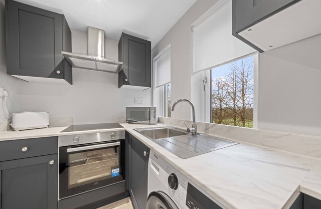 Cosy 2 bed apartment in quiet area