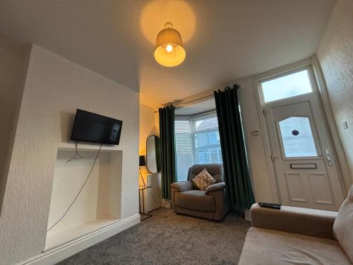 Cosy 2-Bed Home with 5G Wi-FI