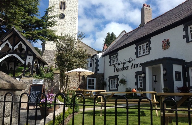 Cosy 2 bedroom cottage in picturesque village of Bodfari near great Gastropub