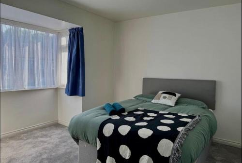 Cosy 3 Bed Home in Scenic Denham with Quick Heathrow & London Links