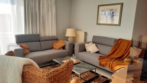 Cosy 3 bedroom apartment near the beach T112