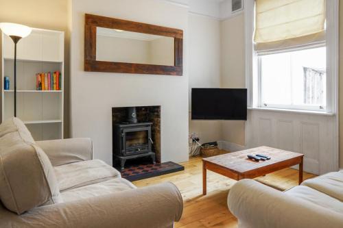 Cosy 3BR with Garden in Herne Hill, Zone 2