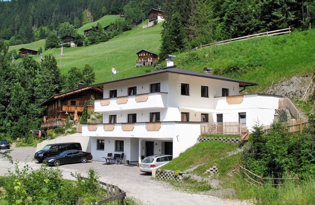 Cosy apartment for 14 guests with WIFI, TV and terrace