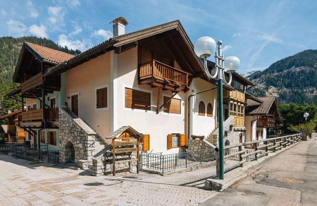 Cosy apartment for 5 people with WIFI, pets allowed and parking