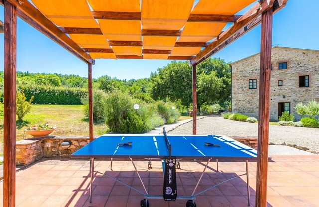 Cosy apartment in villa for 16 guests with A/C, private pool, WIFI, TV and patio