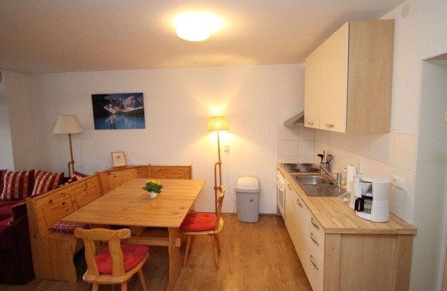 Cosy apartment for 8 guests with WIFI, TV and balcony