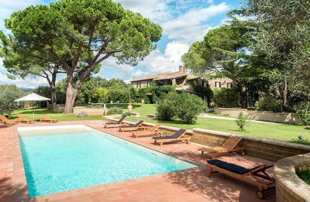 Cosy apartment for 4 guests with WIFI, pool, TV, terrace and pets allowed