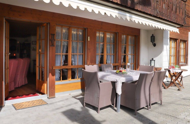 Cosy apartment for 12 guests with WIFI, TV and terrace