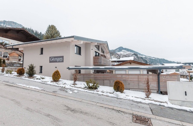 Cosy apartment for 4 guests with WIFI, TV, terrace and pets allowed