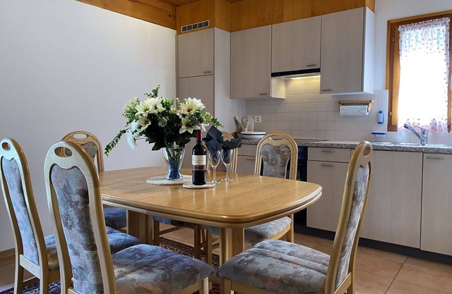 Cosy apartment for 4 guests with WIFI, TV, patio, pets allowed and panoramic view