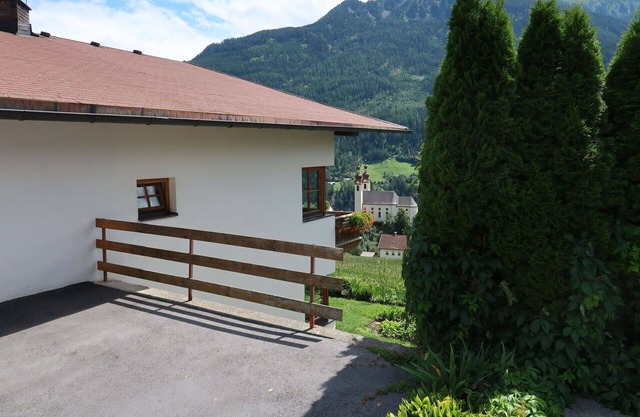 Cosy apartment for 4 people with WIFI, TV and patio