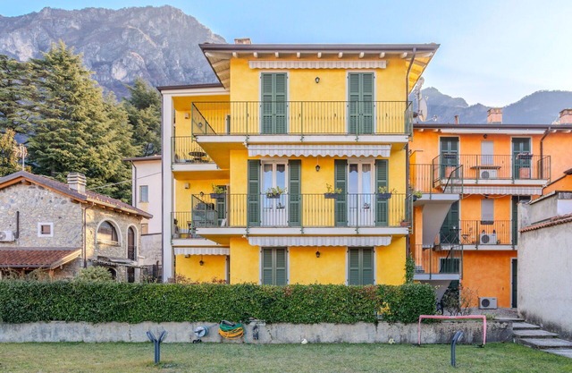 Cosy apartment for 4 people with WIFI, A/C, TV and balcony