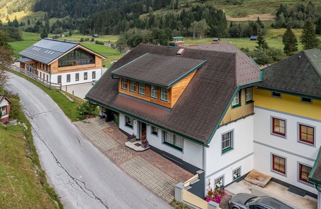 Cosy apartment for 6 people with WIFI, TV, terrace and pets allowed