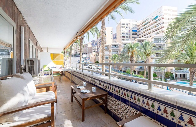 Cosy apartment for 6 people with WIFI, A/C, TV, terrace and pets allowed