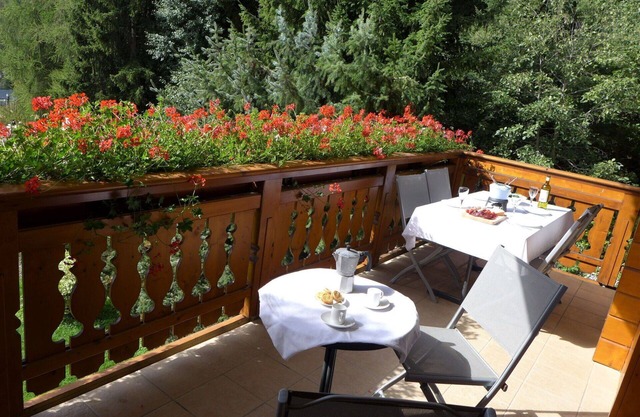 Cosy apartment for 6 guests with WIFI, TV and terrace