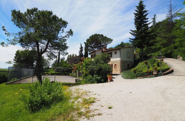 Cosy apartment for 6 people with WIFI, pool and panoramic view, close to San Gimignano
