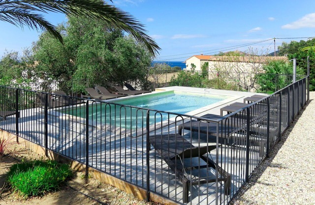 Cosy apartment for 8 people with WIFI, pool, A/C, TV and terrace