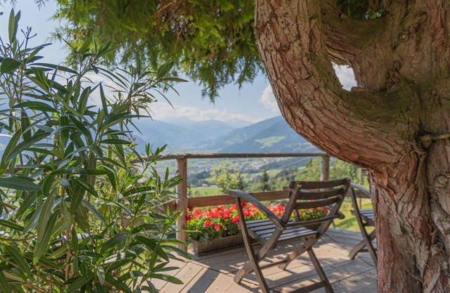 Cosy apartment for 11 people with WIFI, TV and balcony