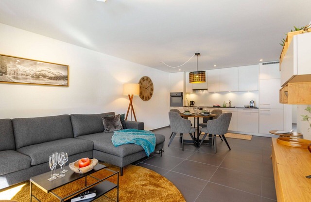 Cosy apartment for 4 people with WIFI, TV, balcony and panoramic view