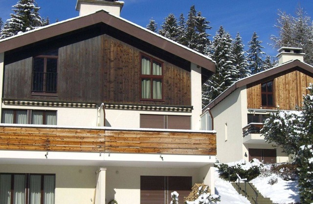 Cosy apartment for 5 people with WIFI, TV, balcony and parking