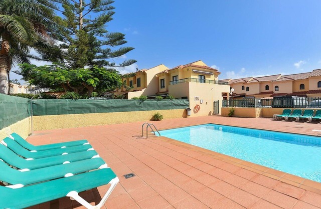 Cosy apartment for 4 guests with pool, WIFI, TV, terrace and pets allowed