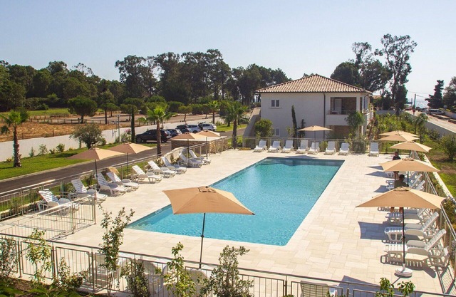 Cosy apartment for 6 guests with A/C, pool, WIFI, TV, balcony, pets allowed and panoramic view