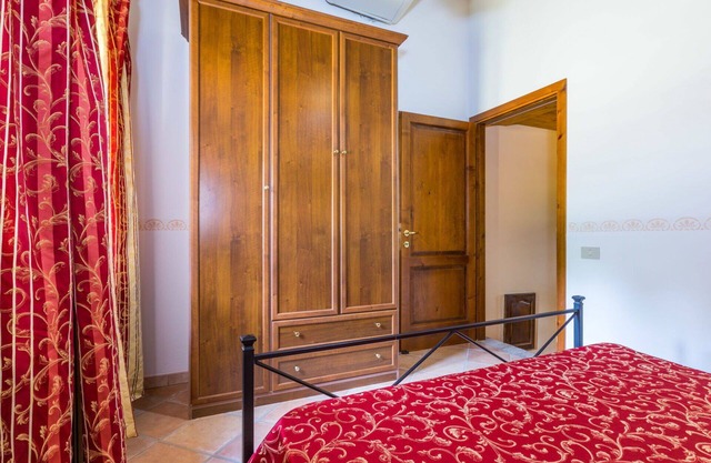 Cosy apartment for 5 guests with A/C, WIFI, pool, TV, patio and parking