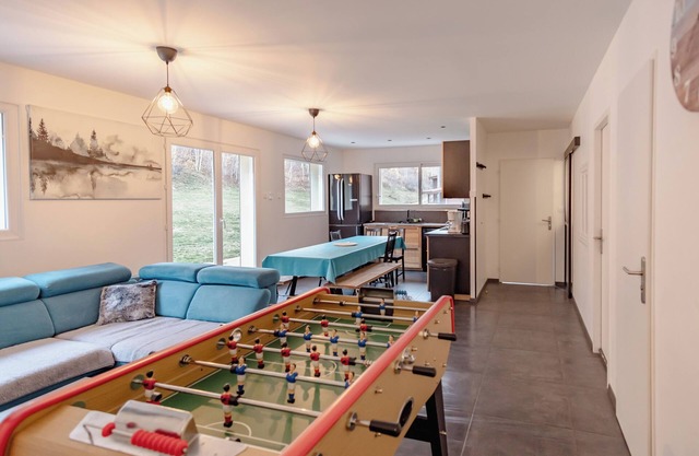 Cosy apartment in the heart of the mountains, a stone's throw from the chairlift. 4 CH. All comfort