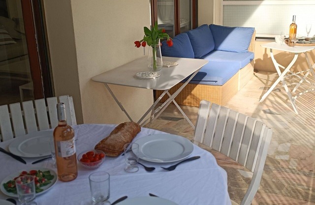 Cosy apartment for 6 guests with WIFI, TV and terrace