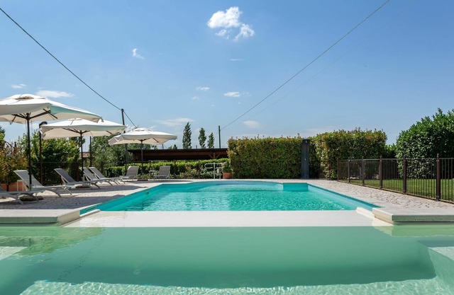 Cosy apartment in villa for 3 guests with WIFI, pool, hot tub, TV, panoramic view and parking