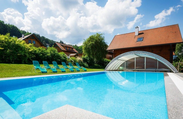 Cosy apartment in villa for 6 people with pool, WIFI, TV, terrace and pets allowed