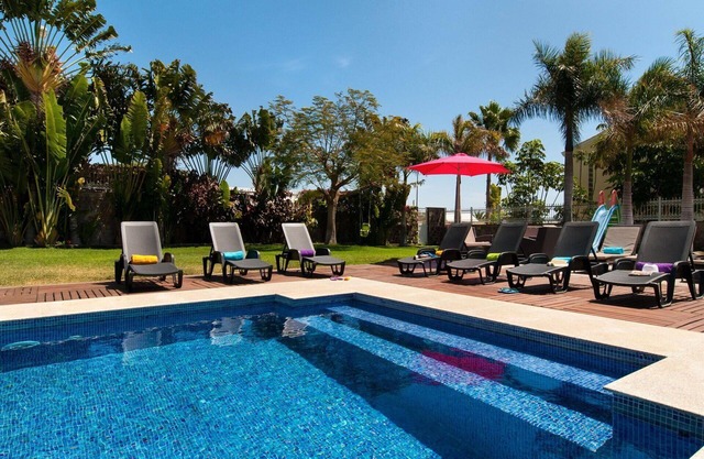 Cosy apartment in villa for 8 people with private pool, WIFI, TV and patio