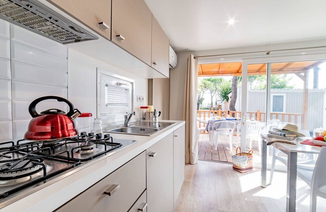 Cosy apartment in villa for 6 guests with WIFI, A/C, pool, TV and terrace